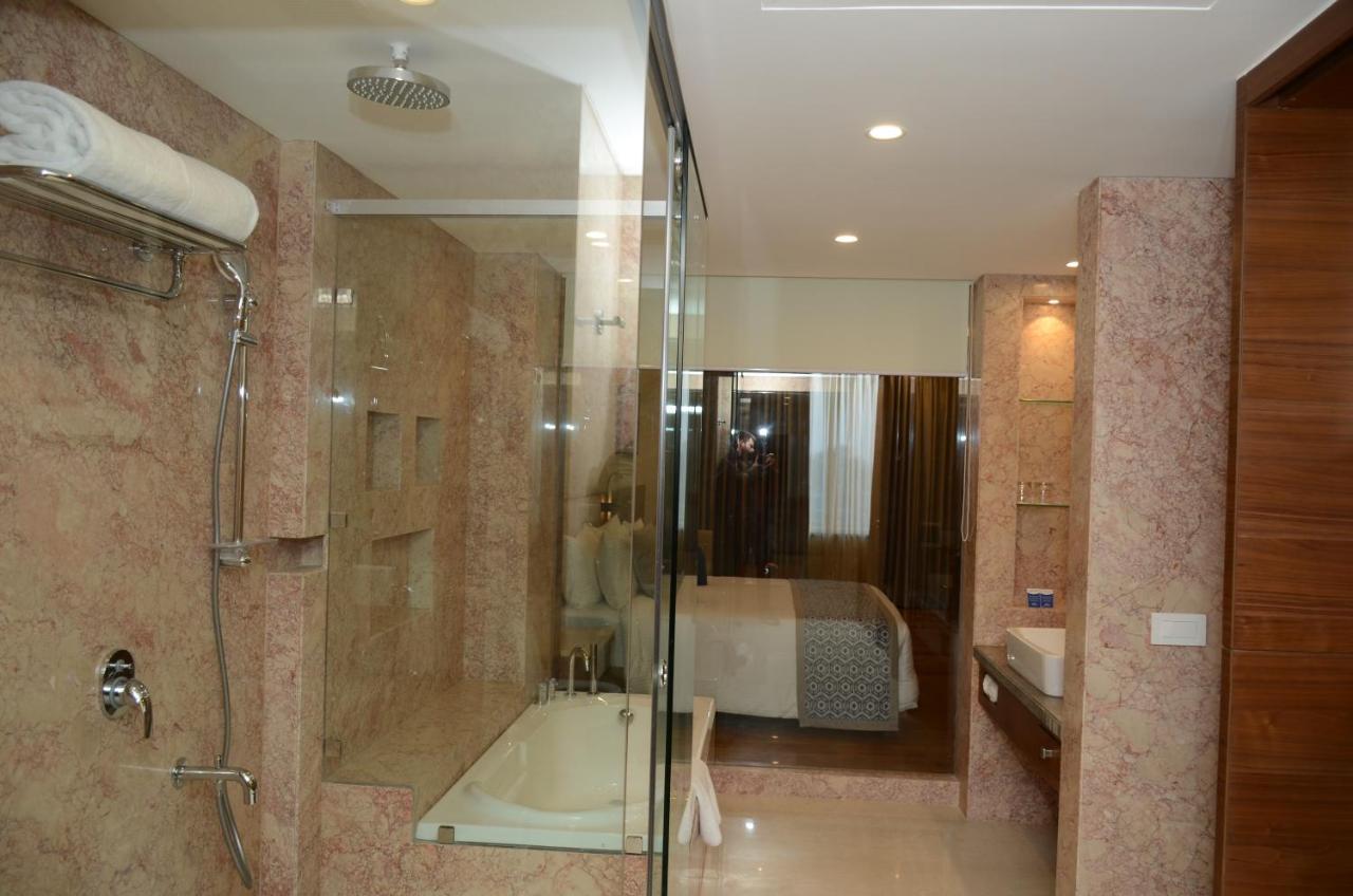 Viraj Sarovar Portico ジャンムー エクステリア 写真