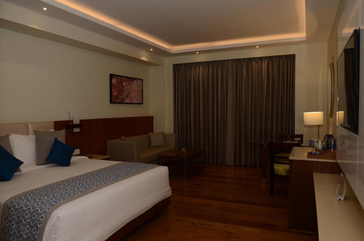 Viraj Sarovar Portico ジャンムー エクステリア 写真