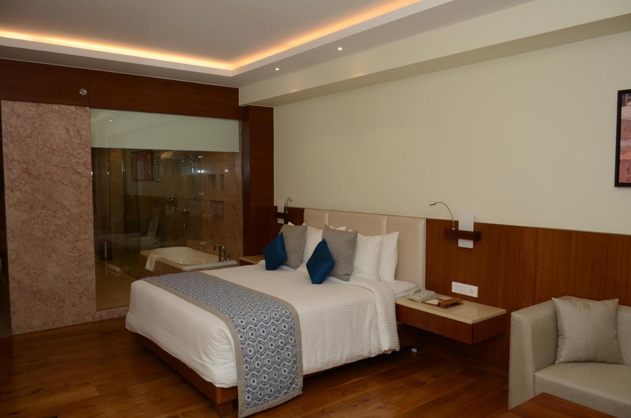 Viraj Sarovar Portico ジャンムー エクステリア 写真