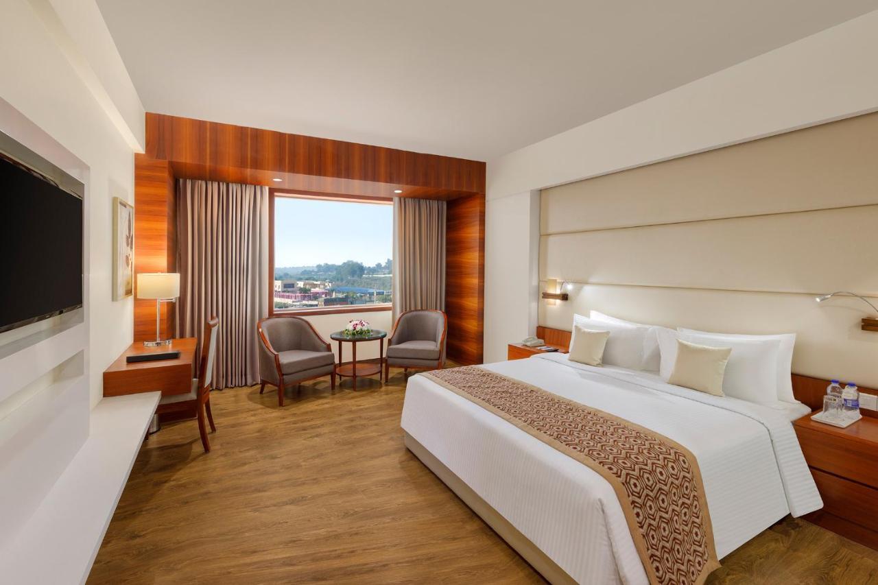 Viraj Sarovar Portico ジャンムー エクステリア 写真