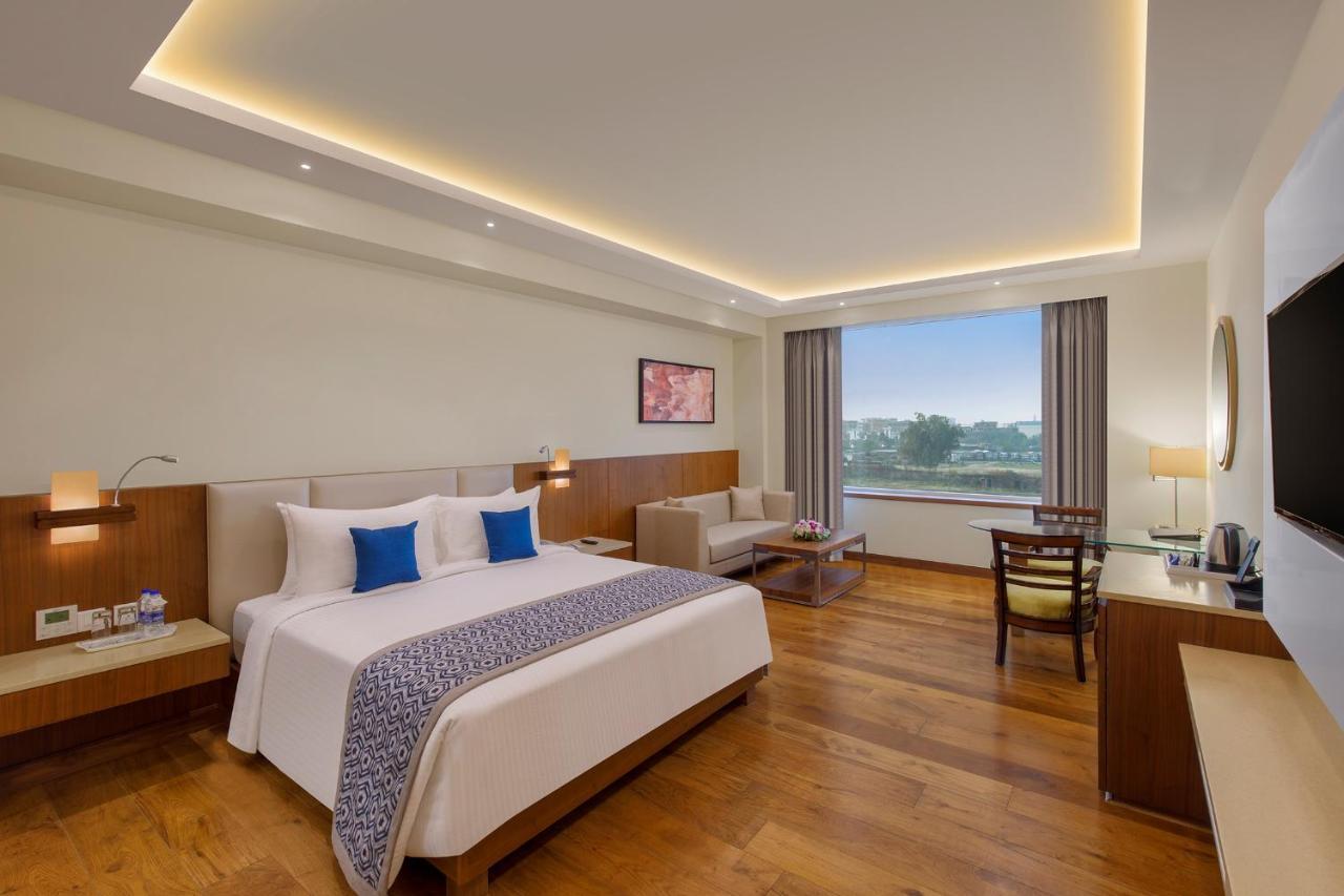Viraj Sarovar Portico ジャンムー エクステリア 写真