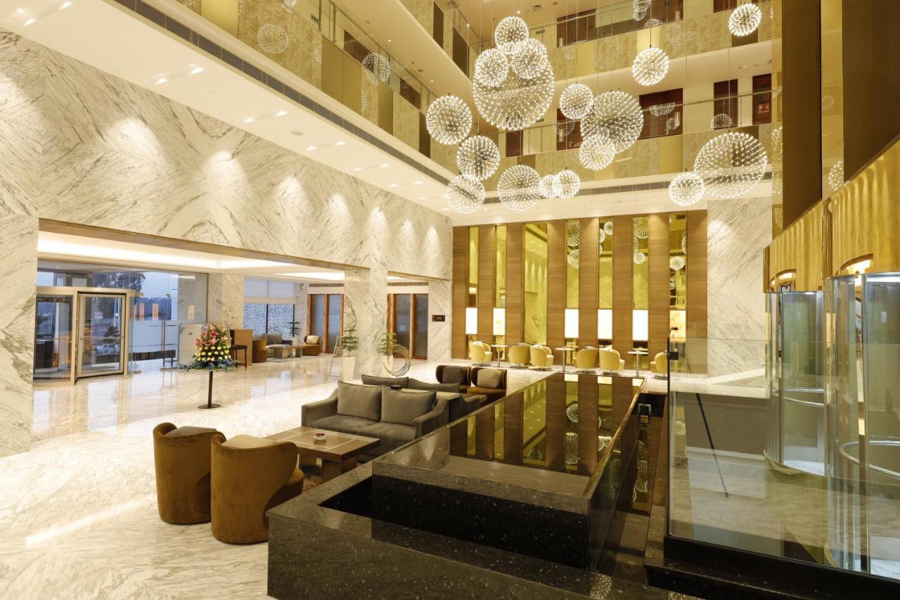 Viraj Sarovar Portico ジャンムー エクステリア 写真